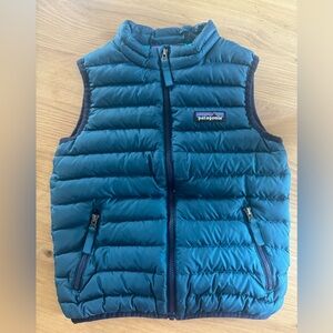 Patagonia teal vest -4T